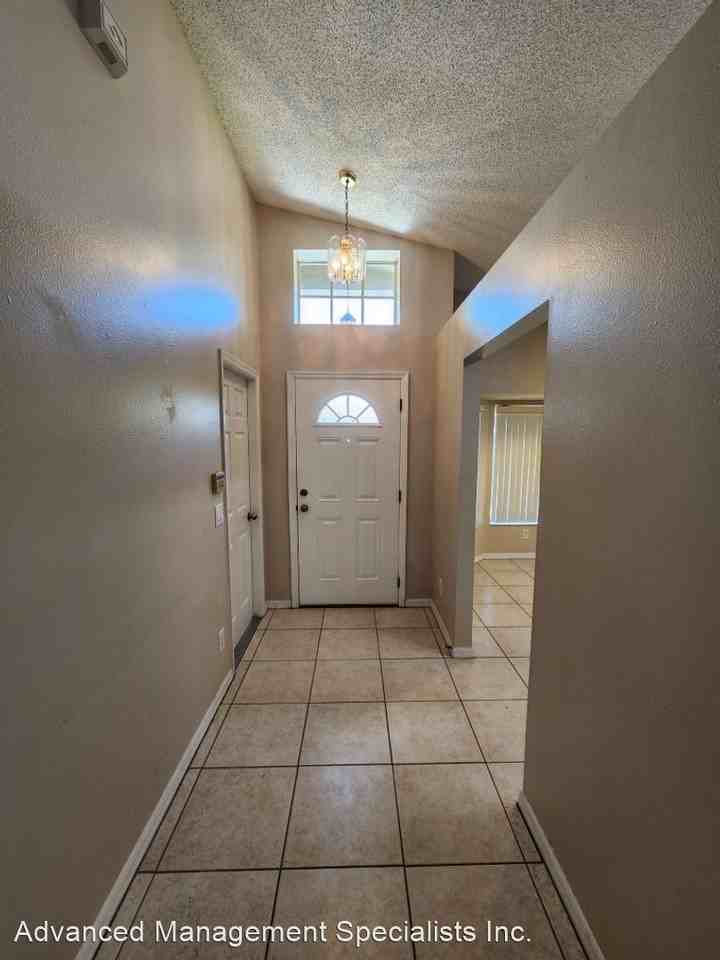 8666 Fort Jefferson Blvd - Photo 3 of 14