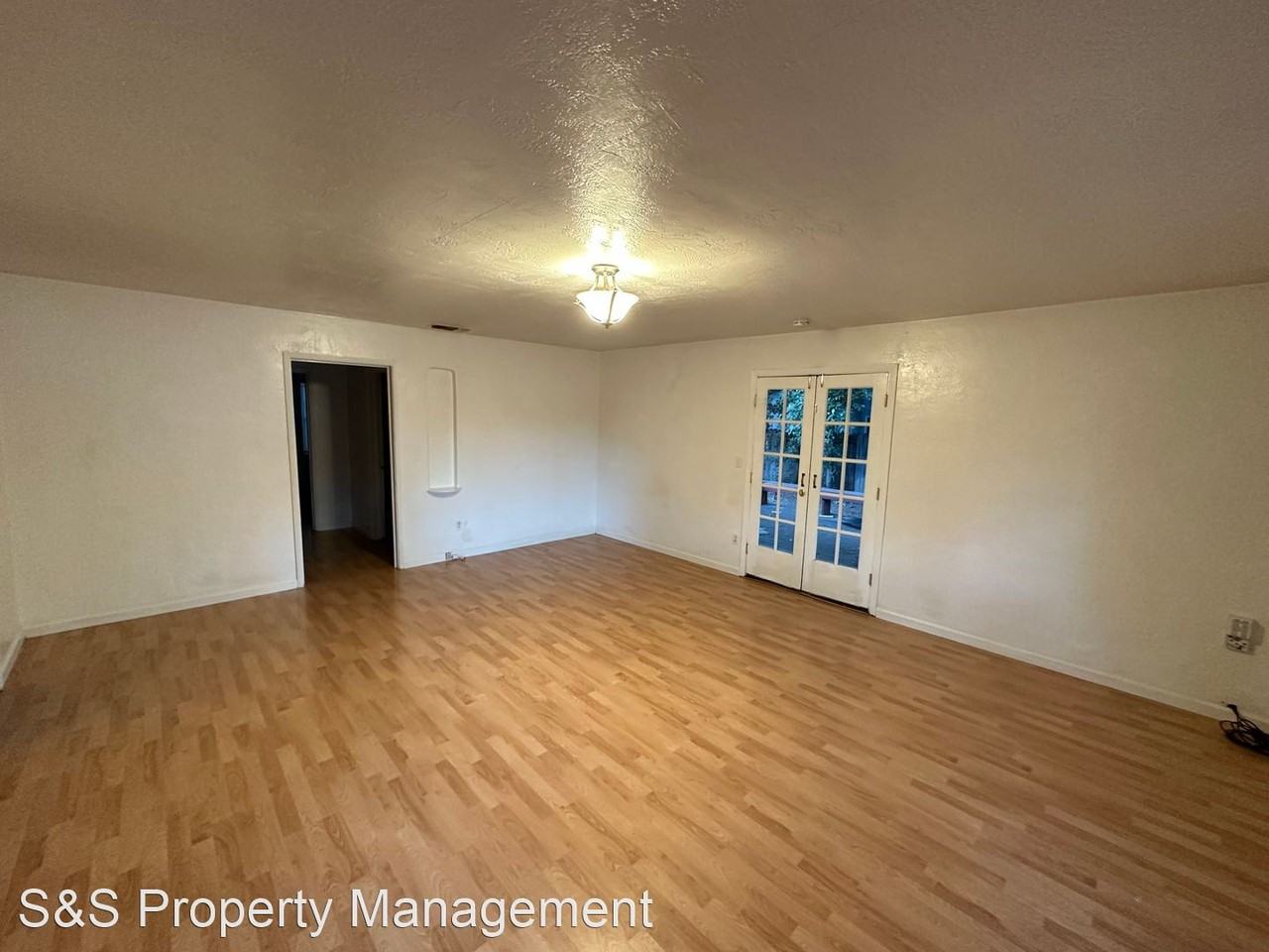 1819 Alabama Ave - Photo 2 of 9
