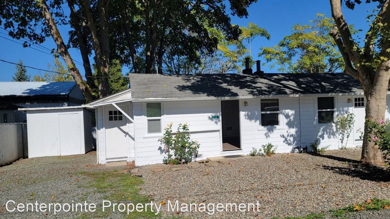 130 &132 SW Thiele St - Photo 2 of 10