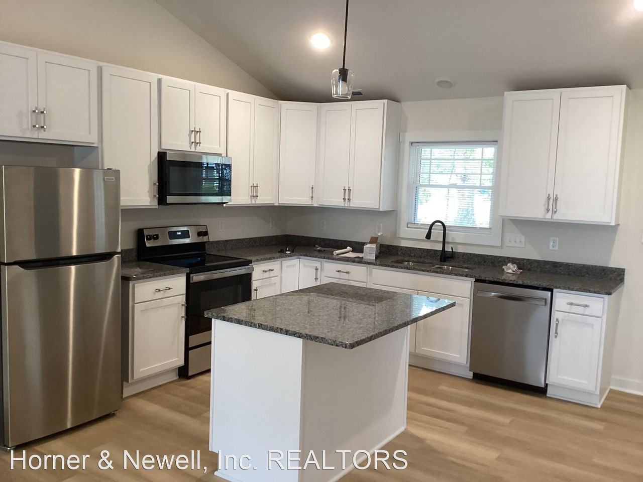 701 3rd St - Photo 2 of 10