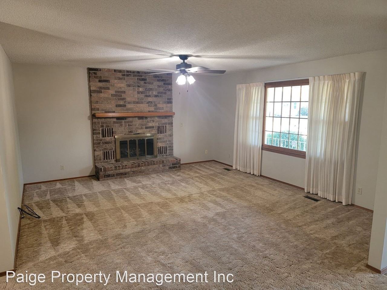 410 Spring Park Dr - Photo 3 of 15