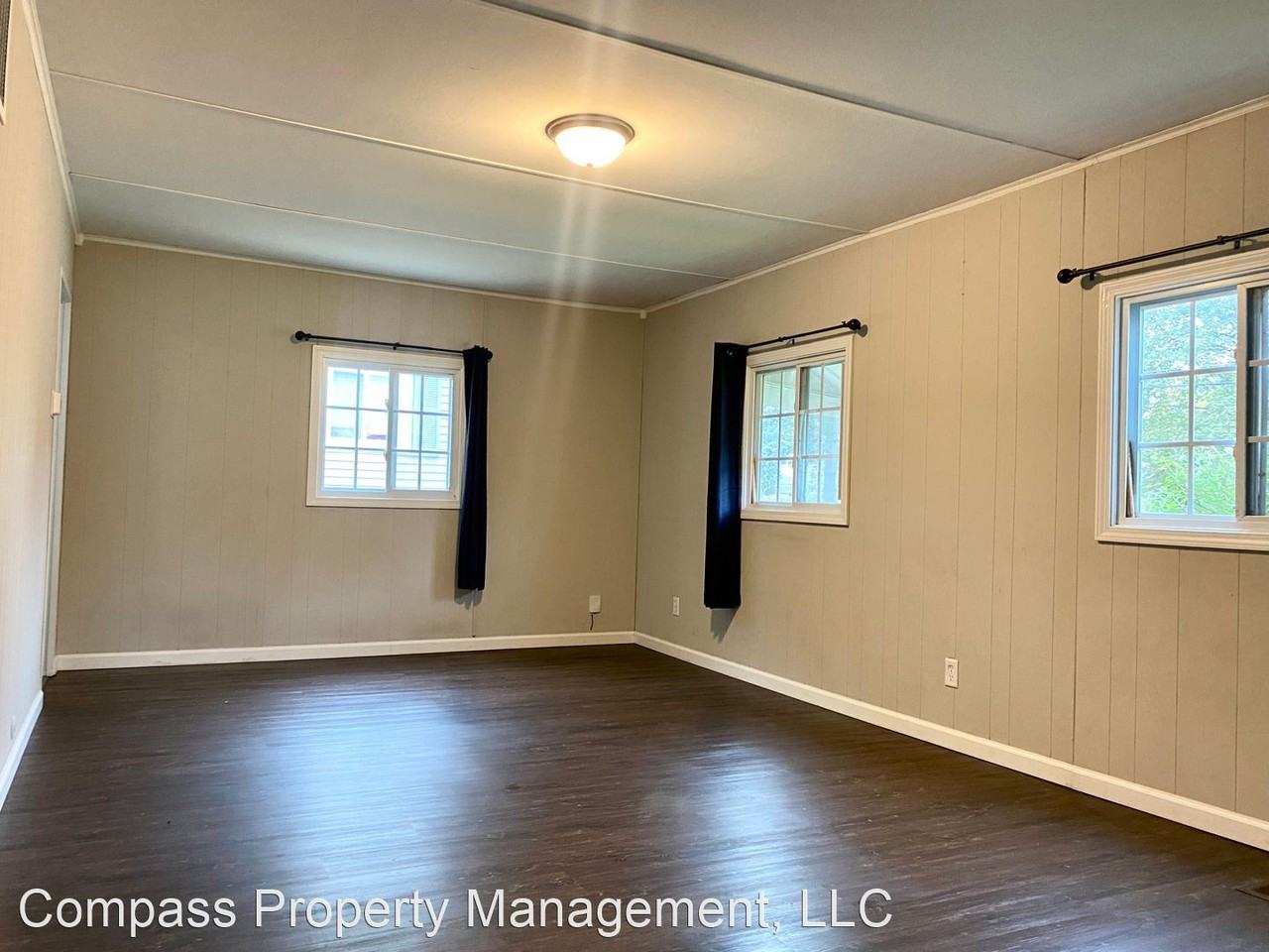 581 Valley Ave Nw - Photo 2 of 7