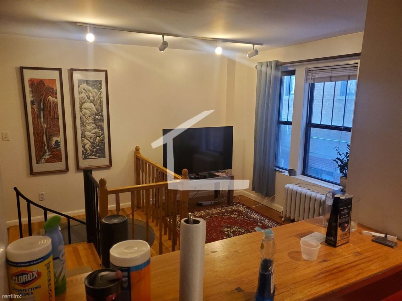 464 Park Dr - Photo 2 of 12