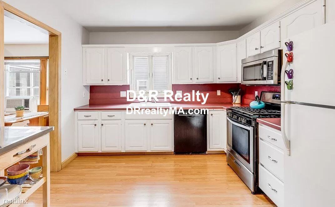 172 Forest St #1 - Photo 2 of 12