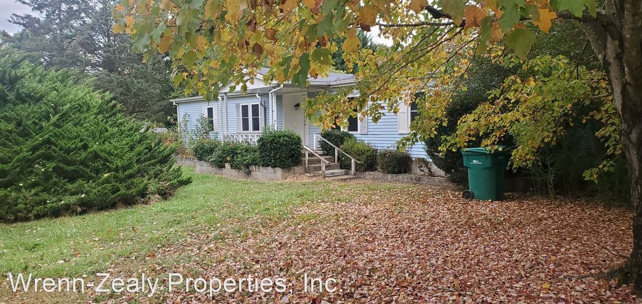 205 Lake Dr - Photo 2 of 14