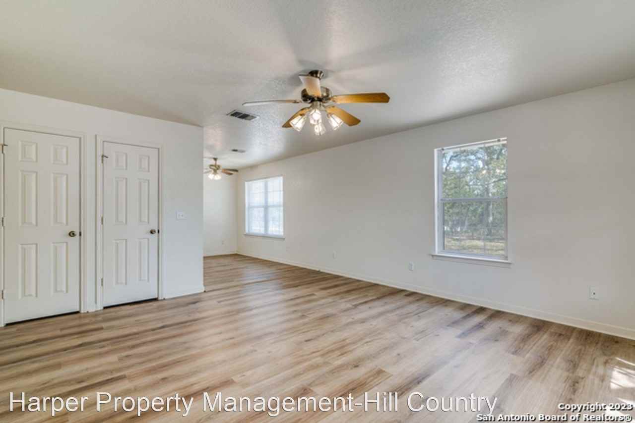 1144 Indian Rdg - Photo 3 of 12