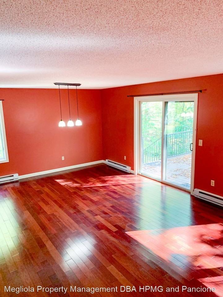 304 Fairway Vlg - Photo 2 of 32