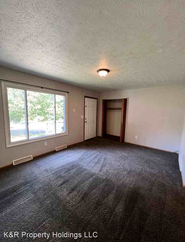 1031-1033 Caddo - Photo 3 of 14