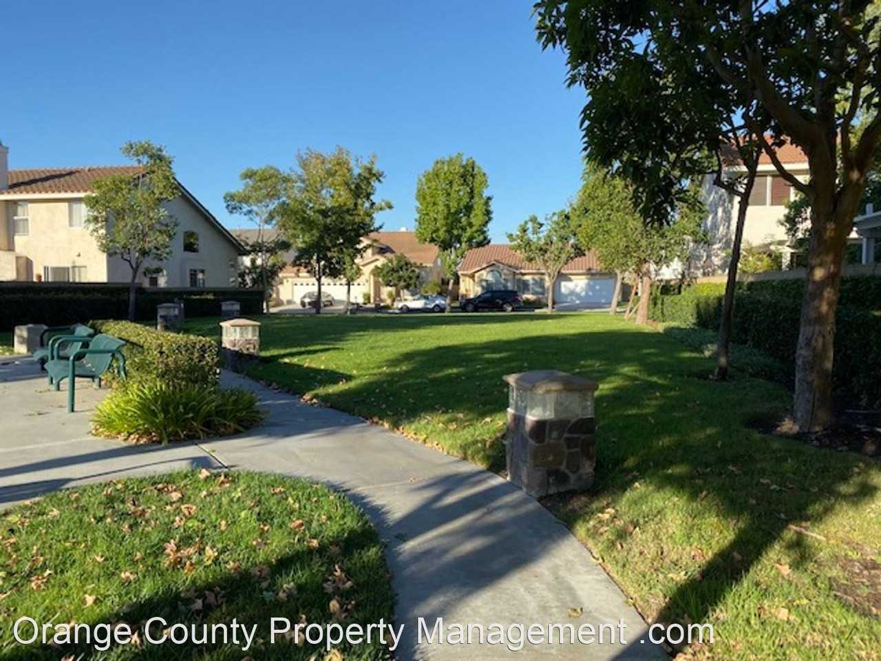 13691 Eastbridge St - Photo 3 of 50