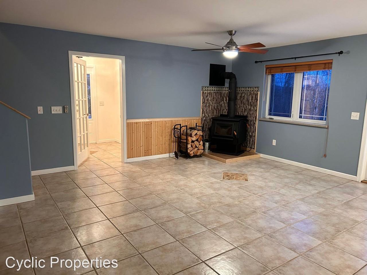 1540 Crestline Dr - Photo 3 of 16