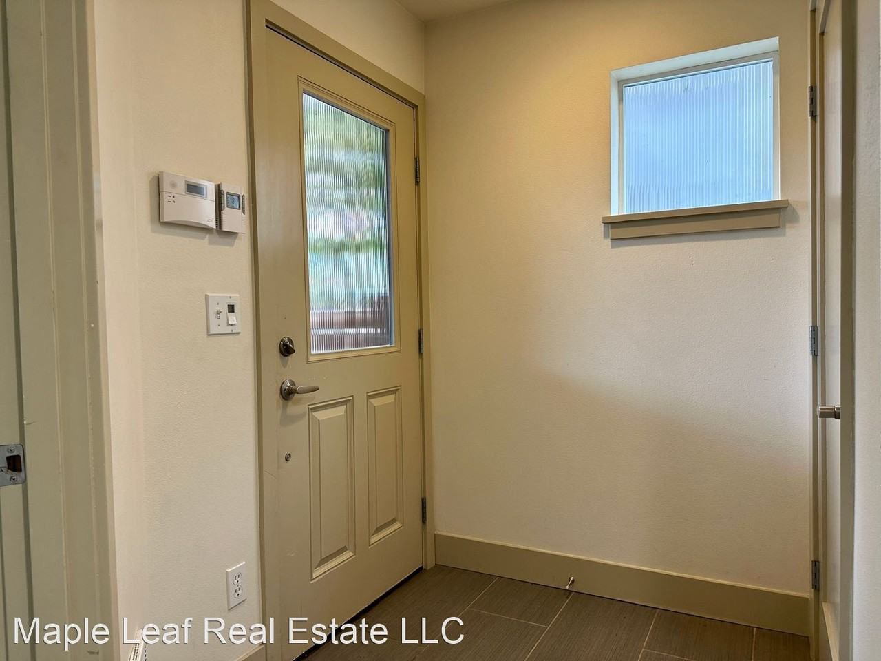 428 N 130th St - Photo 3 of 30