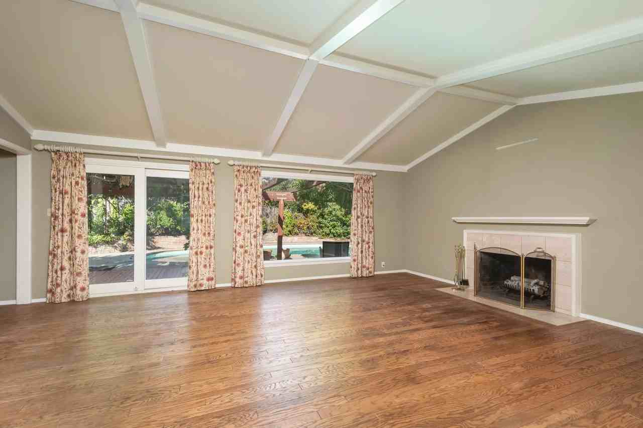 2332 Warner Range Ave - Photo 2 of 13