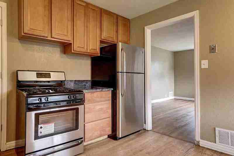 710 Macon St - Photo 3 of 26