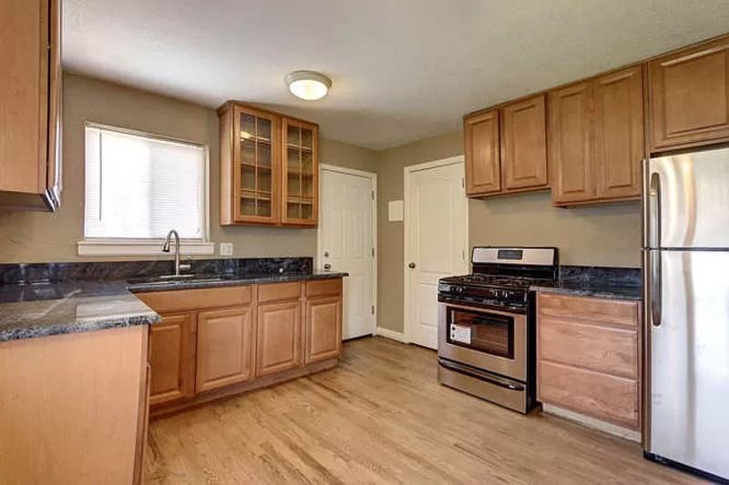 710 Macon St - Photo 5 of 26