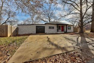 1103 N Louisa Ave - Photo 1 of 1