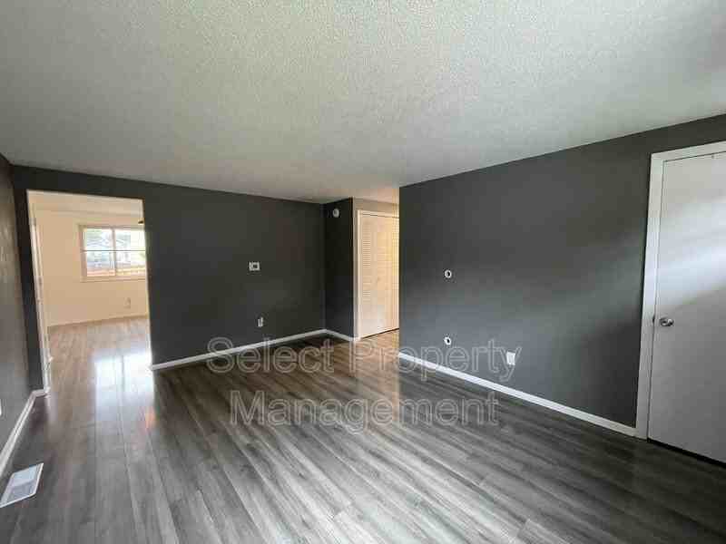 3723 Hike Ln - Photo 3 of 25