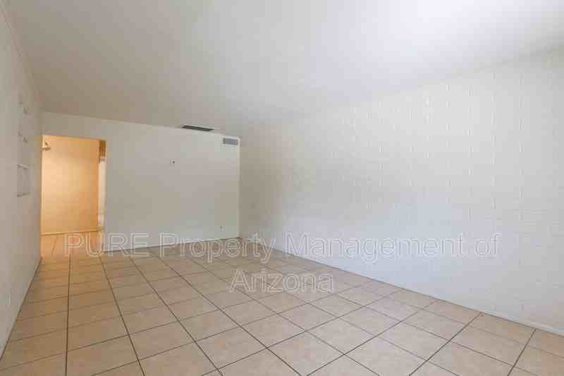 543 S Bellview - Photo 3 of 16