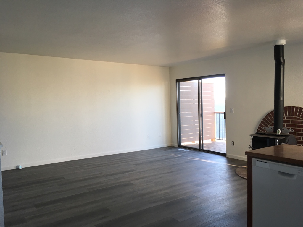 3213 Westridge Dr - Photo 3 of 17