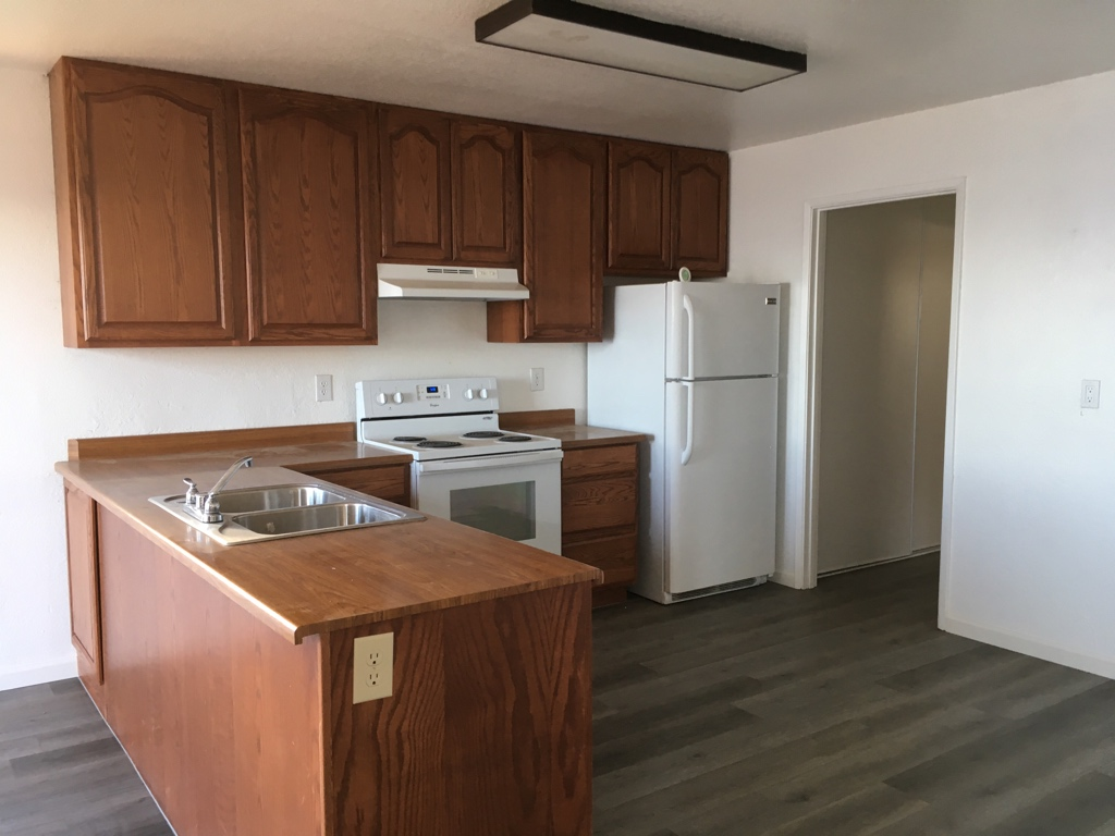 3213 Westridge Dr - Photo 6 of 17