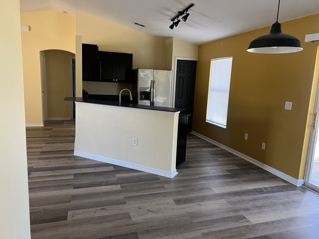 6289 Mariner Blvd - Photo 2 of 13