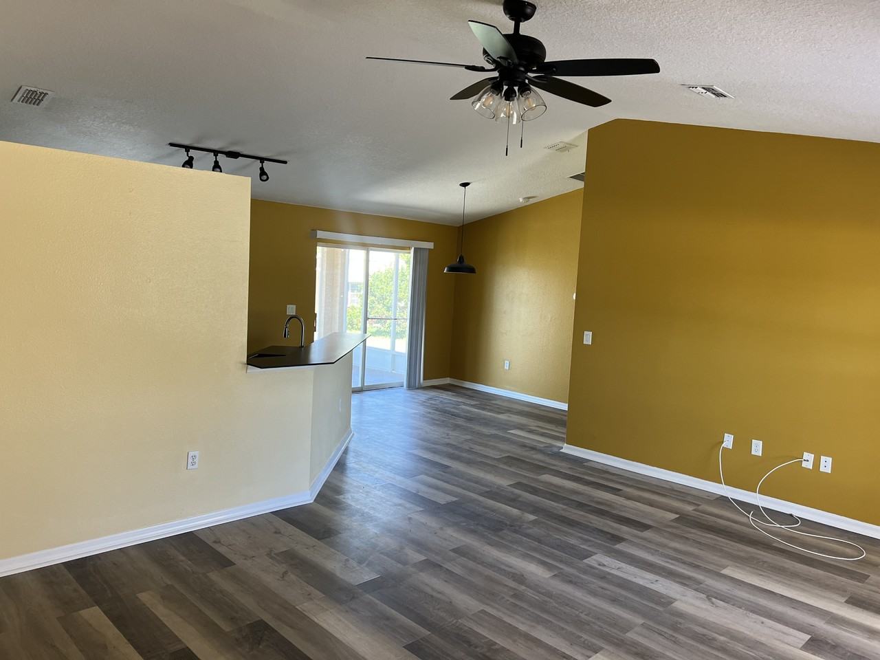 6289 Mariner Blvd - Photo 6 of 13