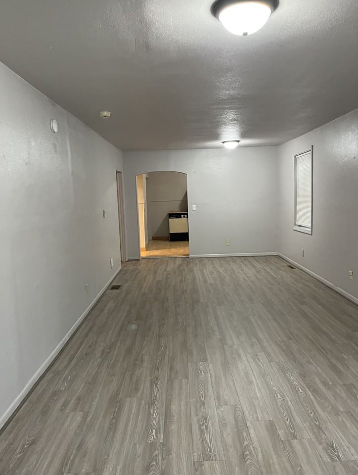 1267 Langeland Ave - Photo 4 of 17