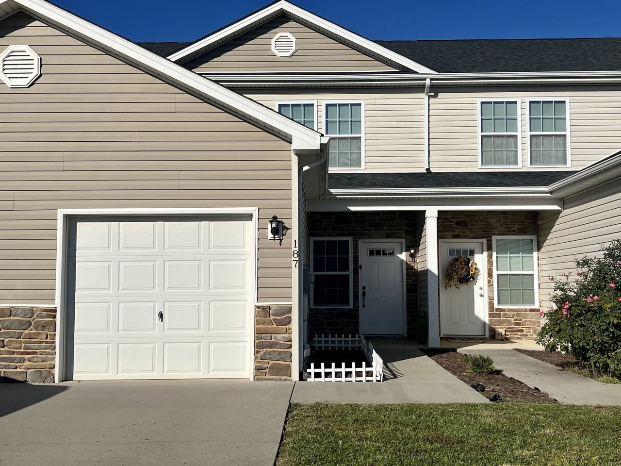 187 Continental Dr - Photo 2 of 43