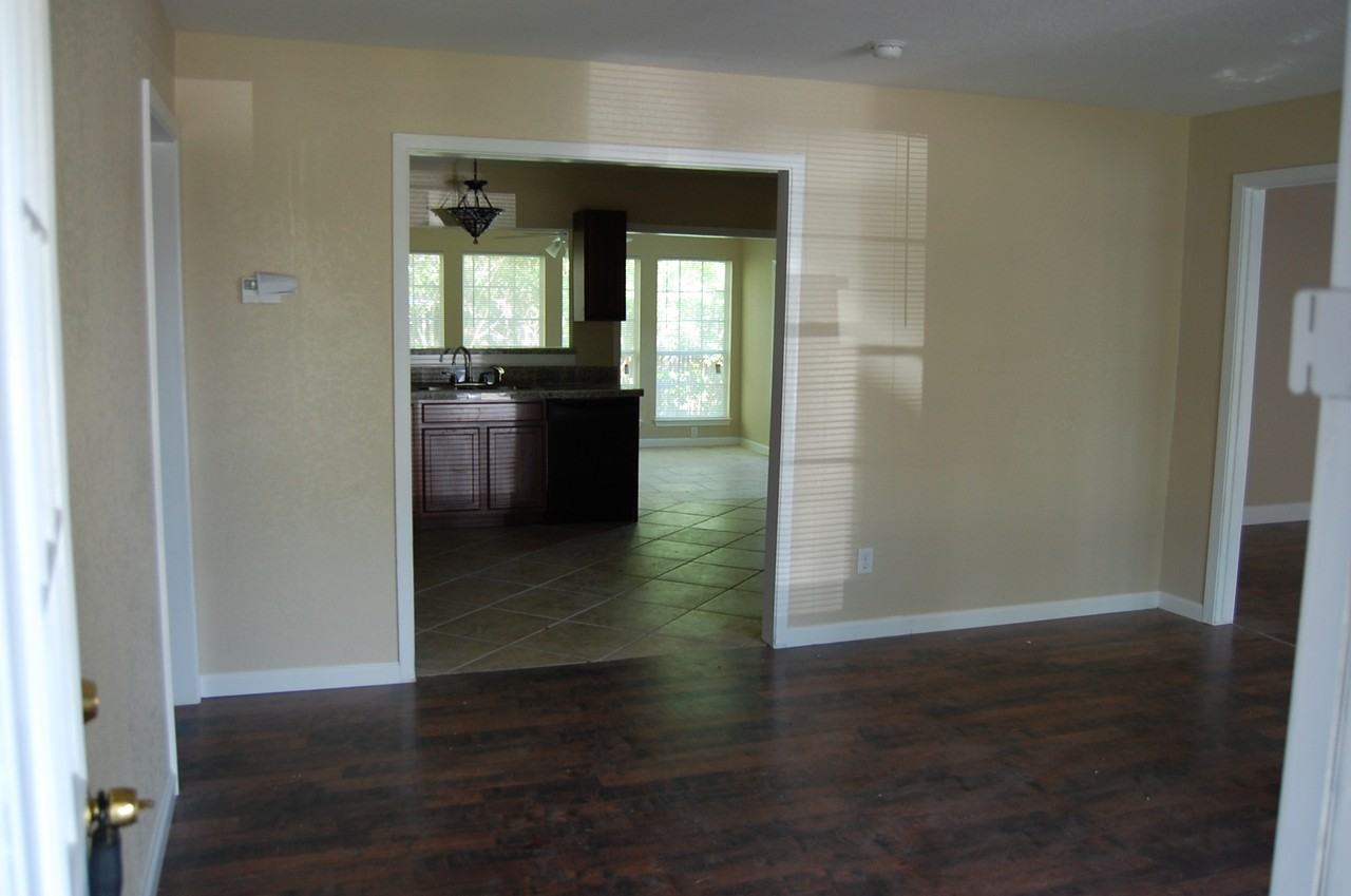 2820 Canary Ct - Photo 2 of 13