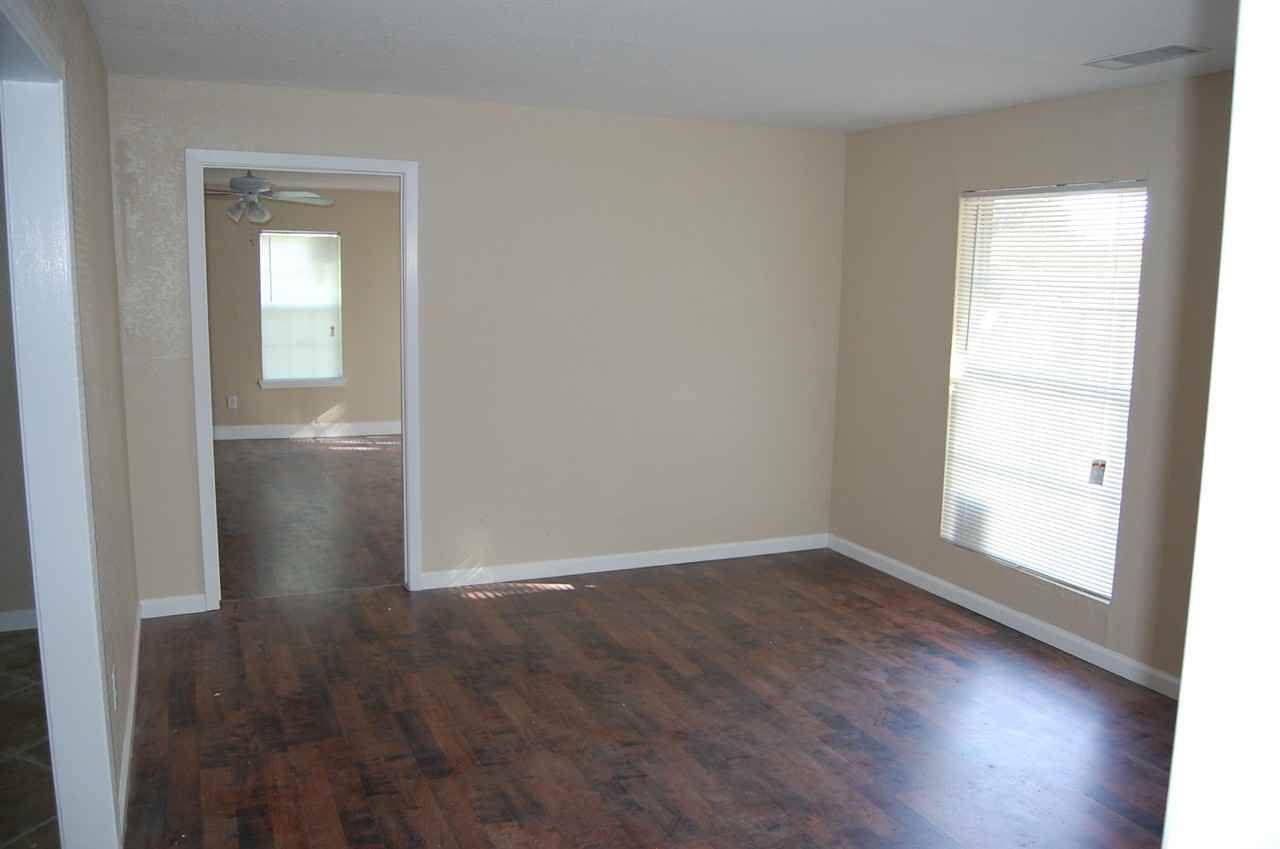 2820 Canary Ct - Photo 3 of 13