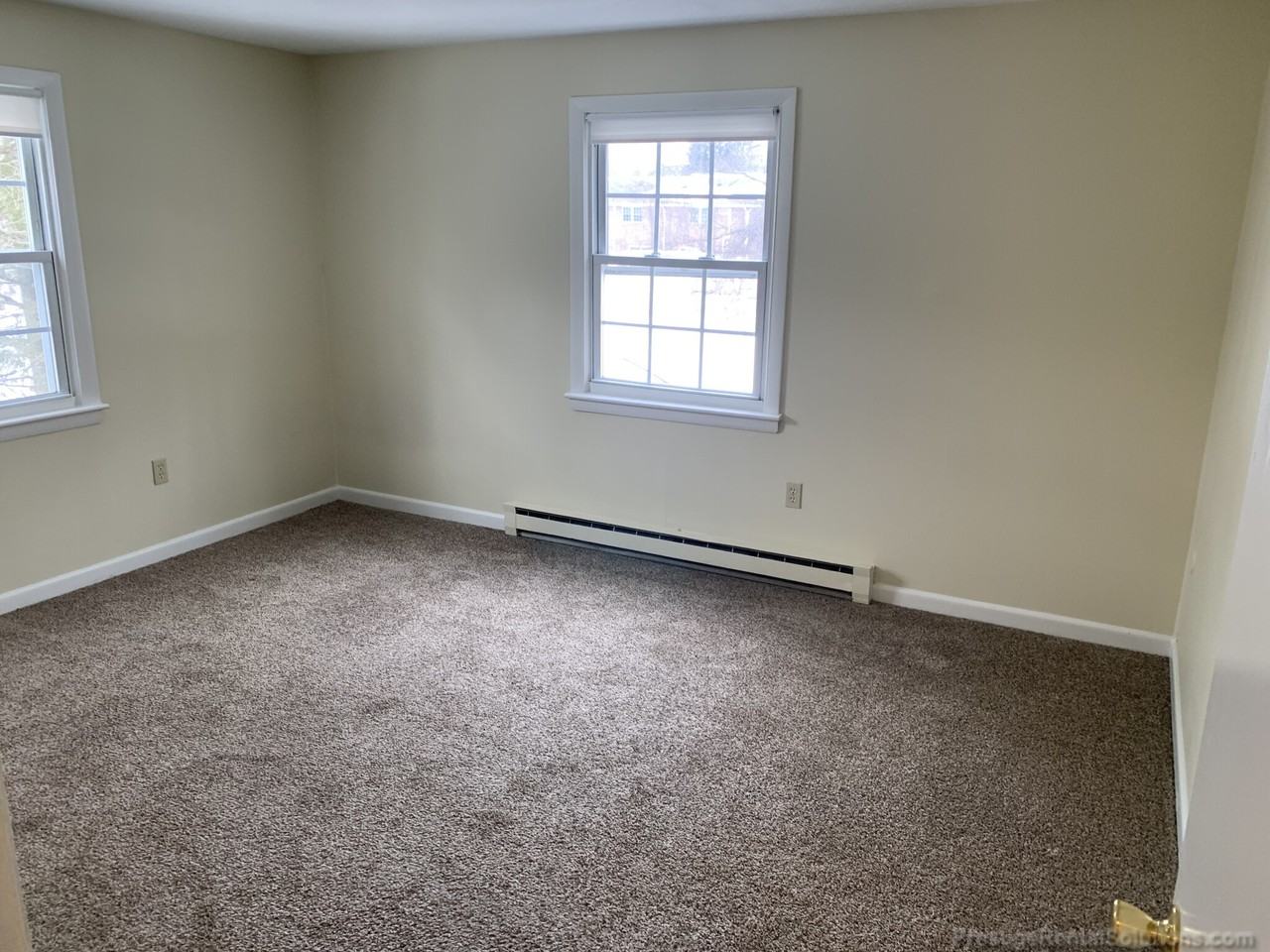 40 Dinan Dr #12 - Photo 5 of 11