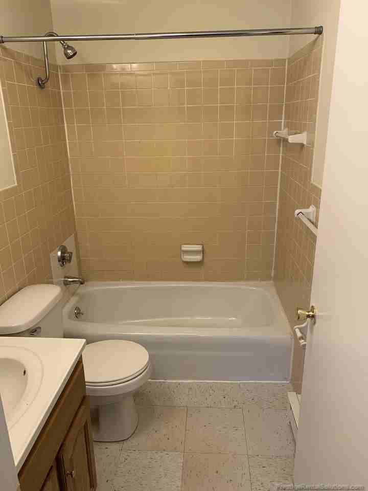 40 Dinan Dr #12 - Photo 7 of 11