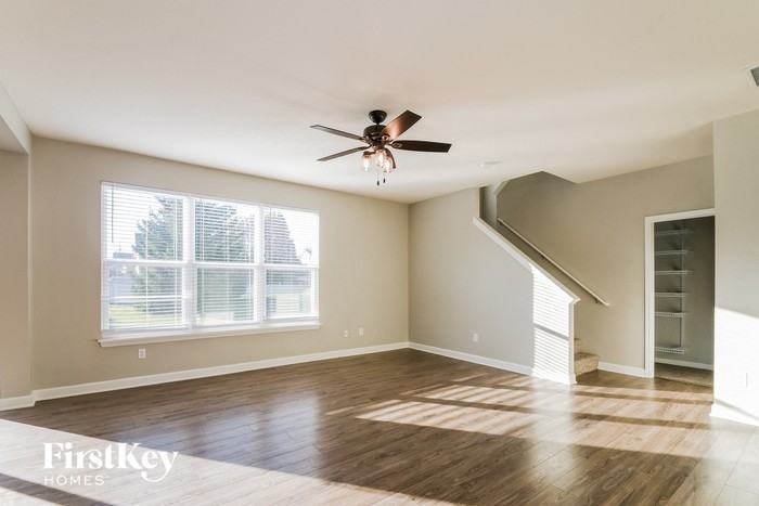 944 S Summerhaven Ct - Photo 2 of 15