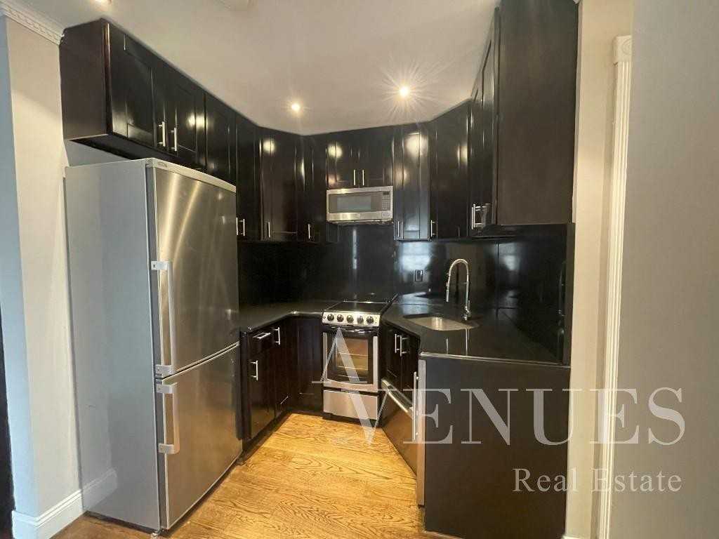 E 8th St 4B, New York, NY 10009 4 Bedroom Apartment for 7,750/month