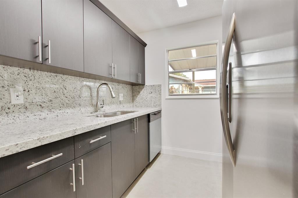 7603 Kimberly Boulevard - Photo 5 of 9