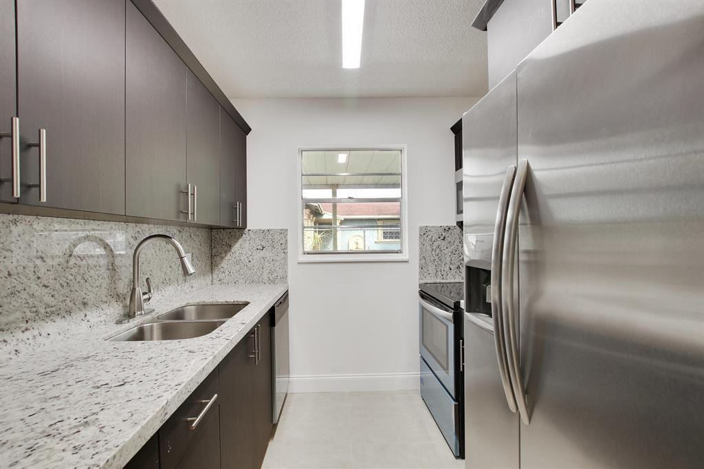 7603 Kimberly Boulevard - Photo 2 of 9