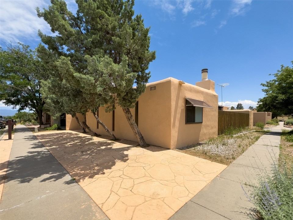 369 Cheryl Ave #NA - Photo 2 of 9