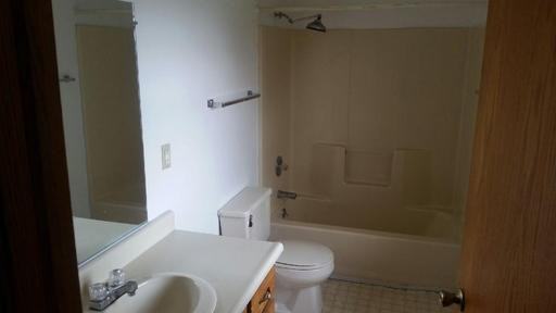 411 E Peter Ln - Photo 3 of 7