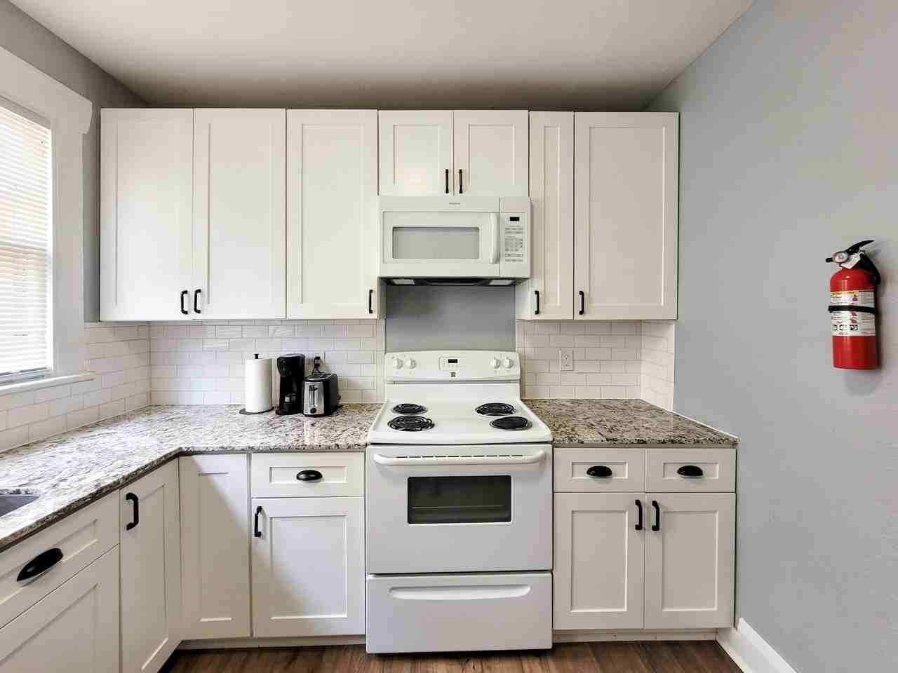 E 31st Ave - Photo 3 of 21