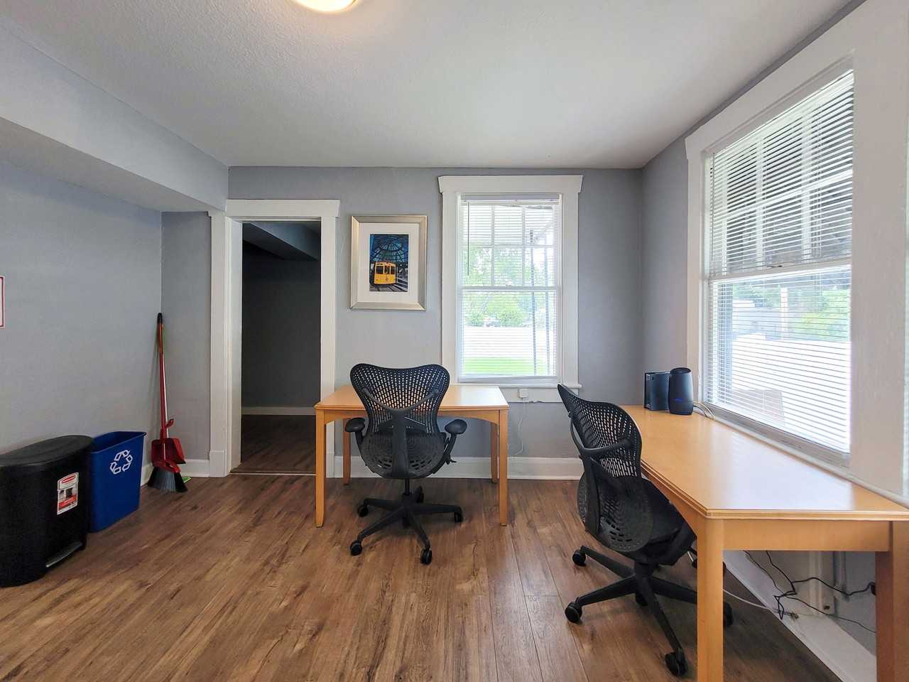 E 31st Ave - Photo 4 of 21