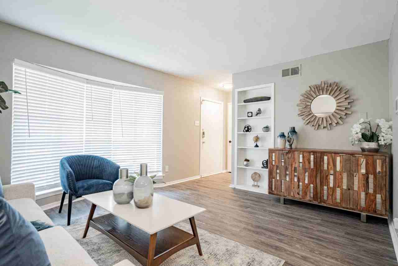 Aero White Rock - Photo 7 of 41