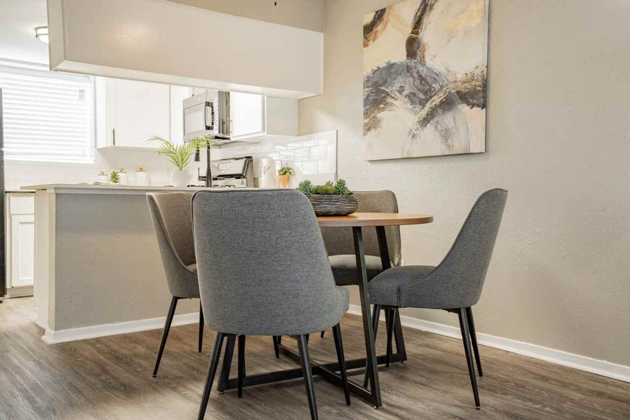 Aero White Rock - Photo 6 of 41