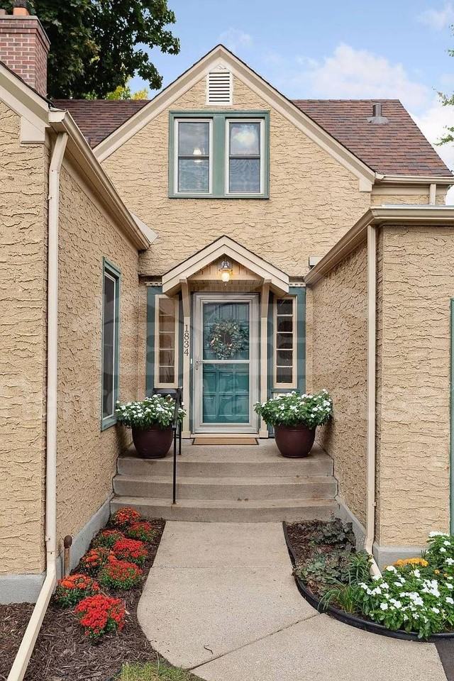 1834 Arona St - Photo 2 of 10