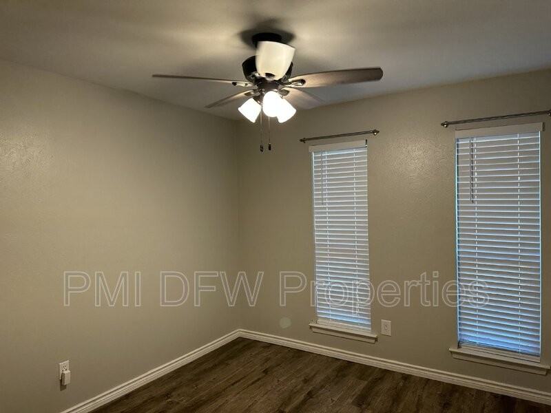 2120 Blossom Ln - Photo 2 of 15