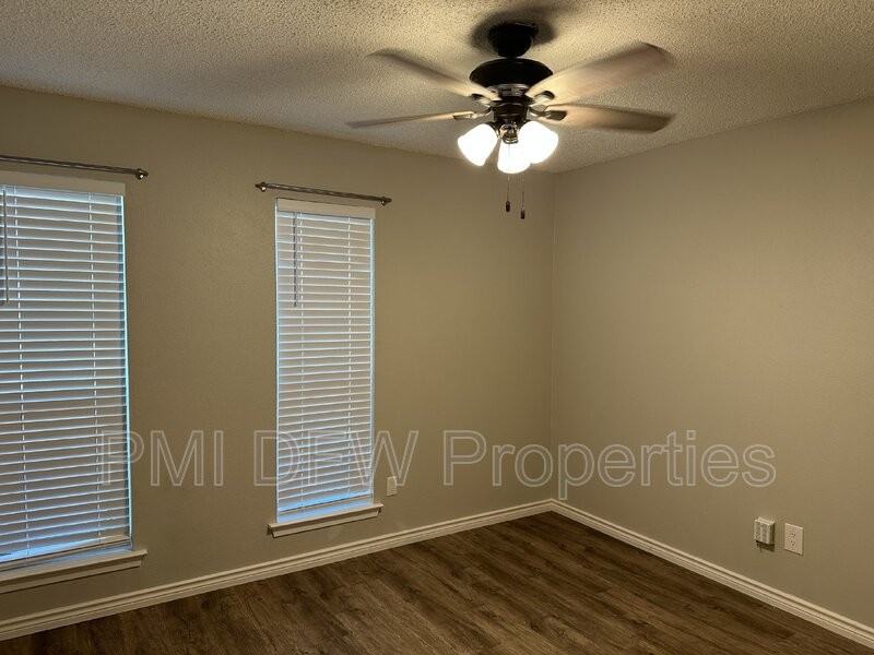 2120 Blossom Ln - Photo 3 of 15