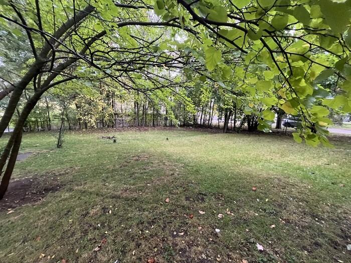 1237 6th St - Photo 3 of 5