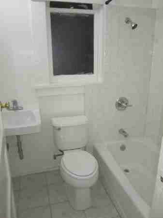 245 Leavenworth St - Photo 3 of 5