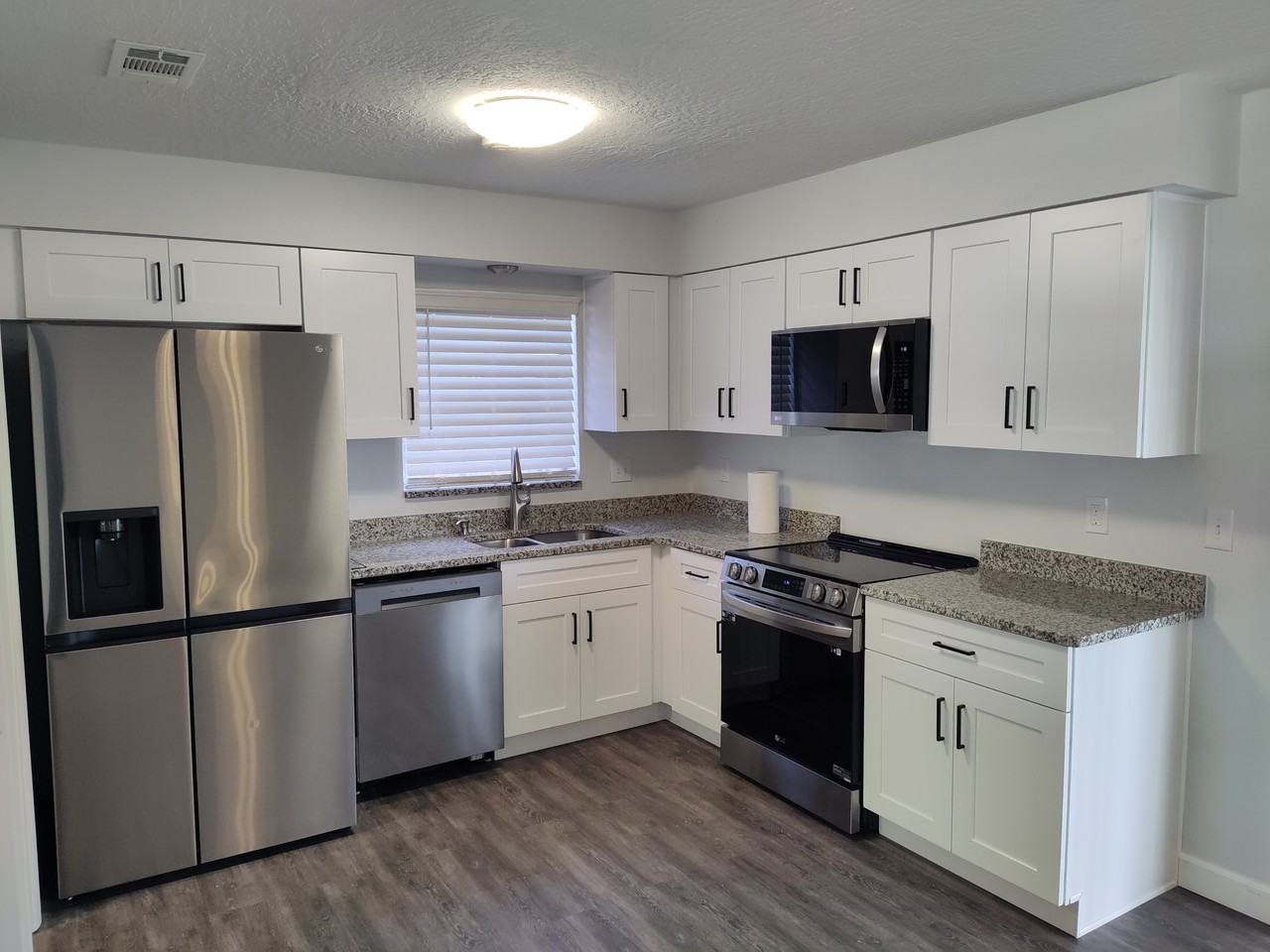1313 Croftwood Dr #NA - Photo 2 of 13