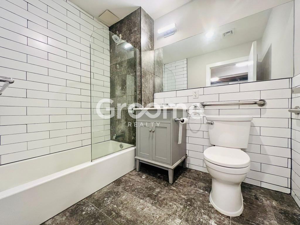 834 Herkimer St #1B - Photo 2 of 20