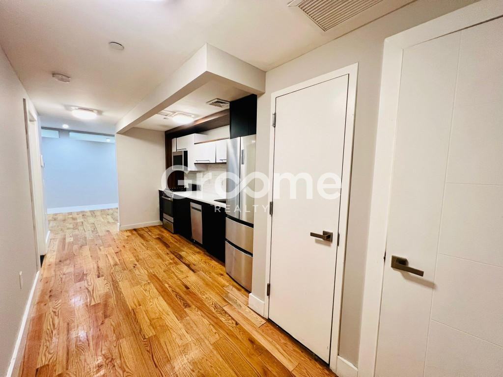 834 Herkimer St #1B - Photo 3 of 20