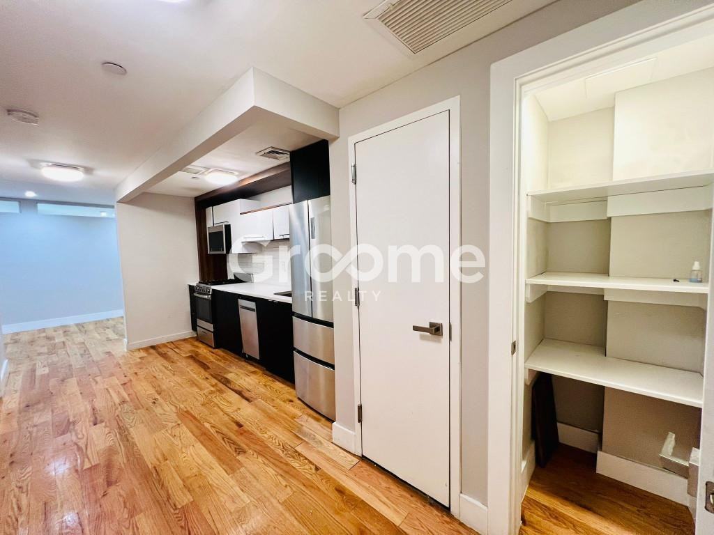 834 Herkimer St #1B - Photo 4 of 20